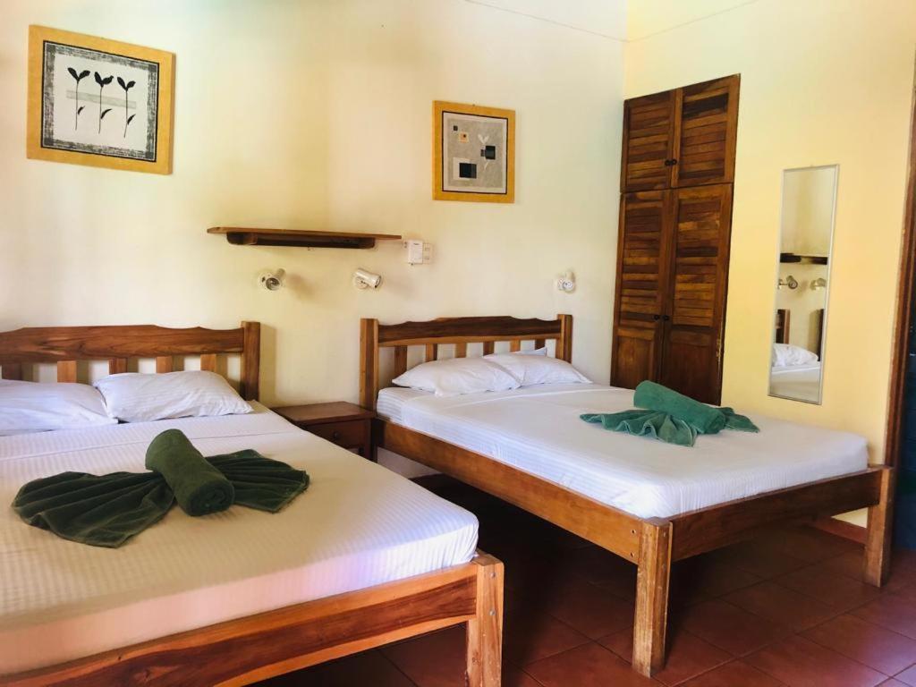 Hotel Isolina Beach Potrero  Kültér fotó