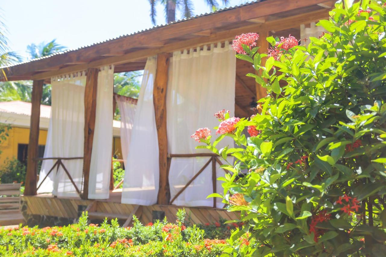Hotel Isolina Beach Potrero  Kültér fotó